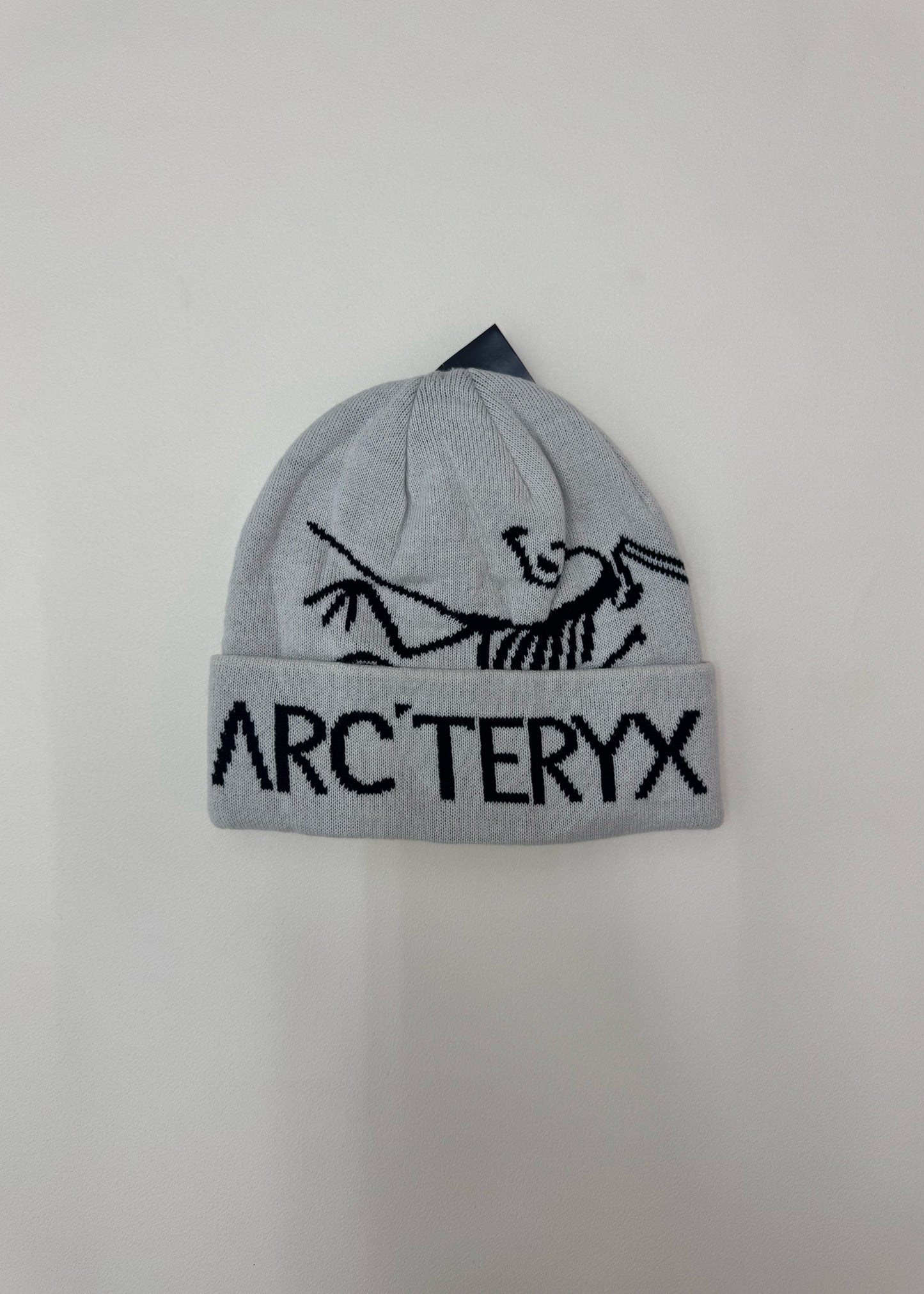 Beanie bird word toque